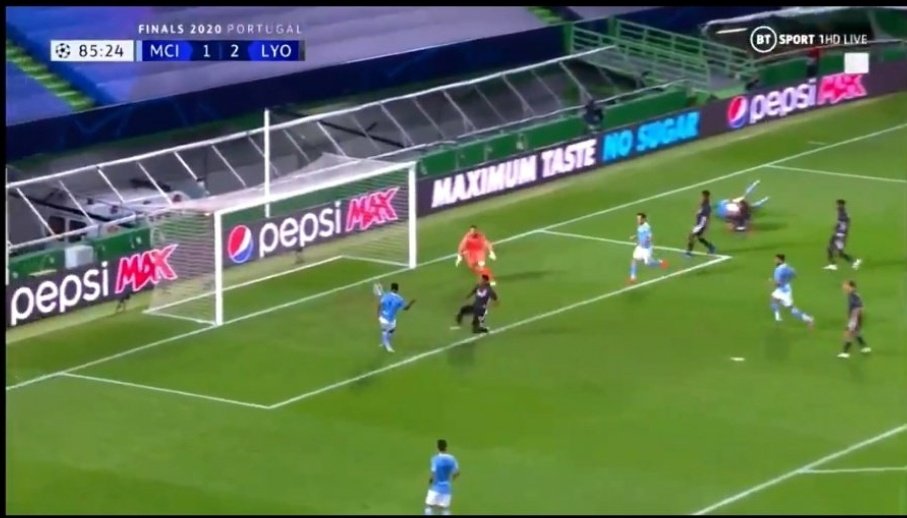 rushhcfc's tweet photo. Now we know why Kane never squared it to Sterling... https://t.co/Q0OmHEgOPx