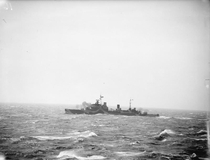 By 15/08/1945, however, this had been reuced to V/Adm Rawlings' flagship, the battleship HMS King George V, the aricraft carrier HMS Indefatigable, cruisers HMNZS Gambia & HMS Newfoundland & ten destroyers from the  @RoyalNavy &  @Australian_Navy