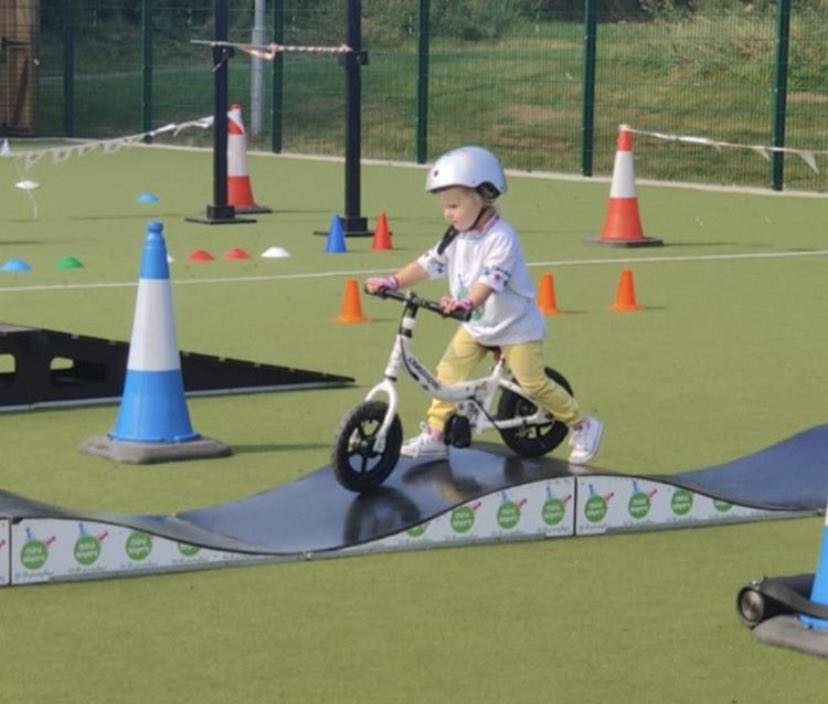 MinibikersUk's tweet photo. Freestyle Bike Track with #MiniBikers π΄ββοΈπ΄ββοΈπ€π #kidsonbikes #frogbikes #activekids #lovecycling #kidsbikes #learntocycle #islabikes #formebikes #cudabikes #outdoorfun #kidsactivities #mtb #mtblife #balancebikes #pedalbikes https://t.co/aBy8X1q7co https://t.co/0d7wzV3ZVK