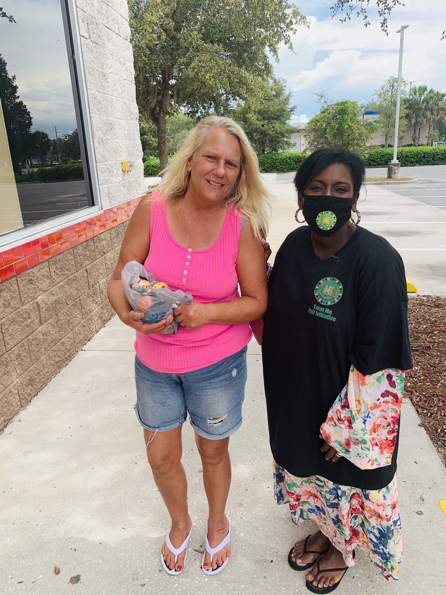 tmacksparkle's tweet photo. #TMFI provides an Apple, banana, gatorade and something warm for lunch and $5 for dinner to homeless outreach⬇️
We will follow up with Missy in efforts to get her additional help as she requested⬇️ https://t.co/1tIvQHwd8c