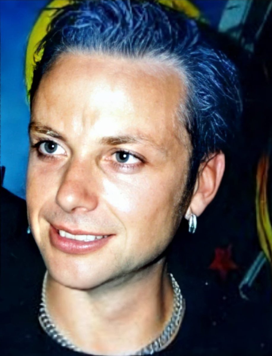 ᴘᴀᴜʟ ʟᴀɴᴅᴇʀꜱ ꜱᴍɪʟɪɴɢ•ᴀ ᴛʜʀᴇᴀᴅ•