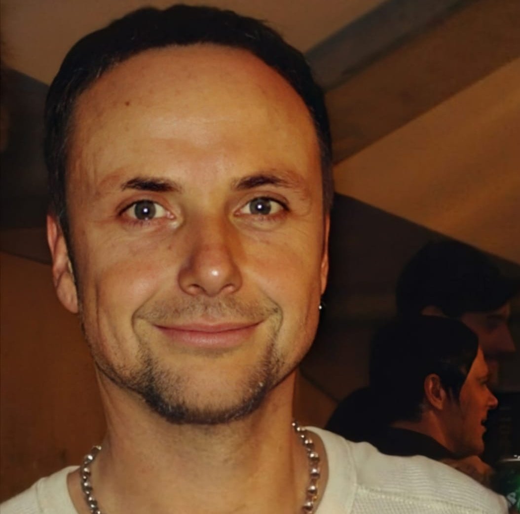 ᴘᴀᴜʟ ʟᴀɴᴅᴇʀꜱ ꜱᴍɪʟɪɴɢ•ᴀ ᴛʜʀᴇᴀᴅ•