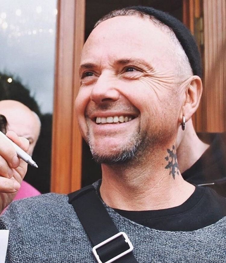 ᴘᴀᴜʟ ʟᴀɴᴅᴇʀꜱ ꜱᴍɪʟɪɴɢ•ᴀ ᴛʜʀᴇᴀᴅ•