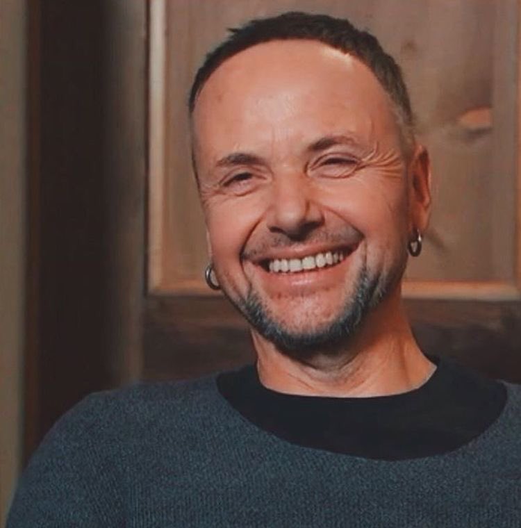 ᴘᴀᴜʟ ʟᴀɴᴅᴇʀꜱ ꜱᴍɪʟɪɴɢ•ᴀ ᴛʜʀᴇᴀᴅ•