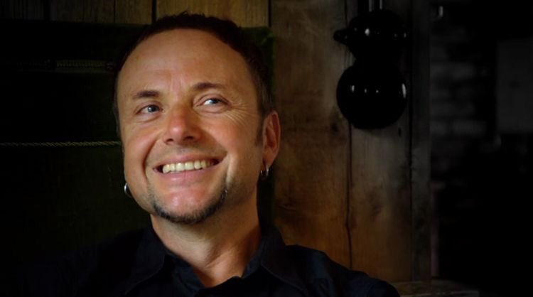 ᴘᴀᴜʟ ʟᴀɴᴅᴇʀꜱ ꜱᴍɪʟɪɴɢ•ᴀ ᴛʜʀᴇᴀᴅ•