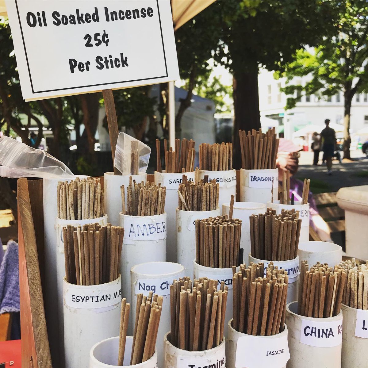 SaturdayMarket's tweet photo. We all know and love The Button Lady in space #140. But she’s not only buttons, she’s crafty kitties and high quality, long lasting incense sticks too! 
.
.
#incense #craftykitty #catlovers #buttons #saturdaymarket https://t.co/SiLHbEbiIO