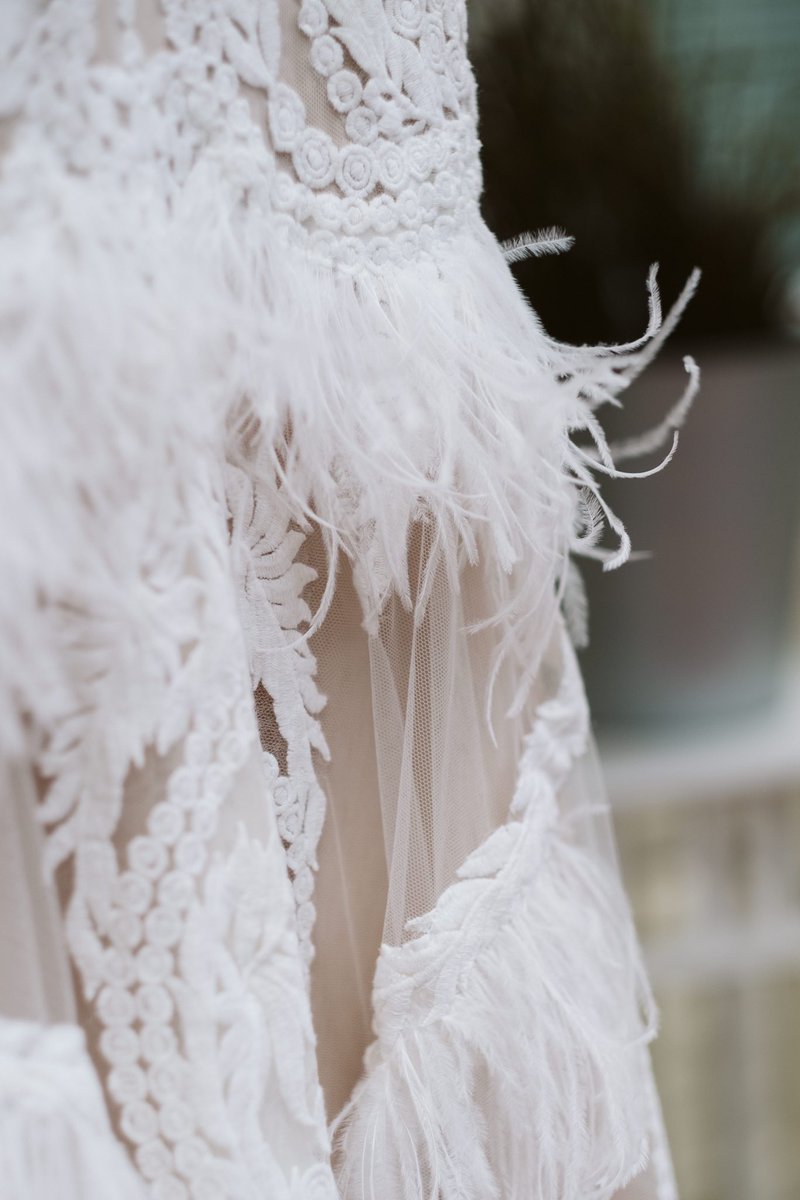 Jaylee_Young's tweet photo. Me: “I’m going to get a classic and simple wedding dress.”

Also me: *gets a dress with FEATHERS* https://t.co/bkkU2sZeJW