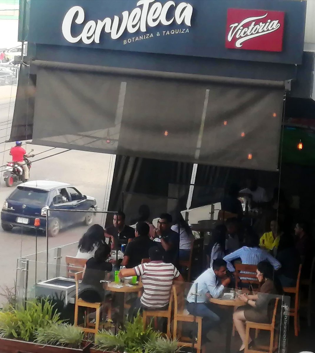 _calistenia's tweet photo. #ReporteCiudadano
Nos mandan la siguiente imágen de cómo luce la #cerveteca en plena PANDEMIA!
Botaniza, taquiza y covid incluido, Salud🍻
@MunicipioOaxaca @HLGatell
Dirección de Seguridad Pública, Vialidad y Protección Ciudadana https://t.co/TG4THGDBm4