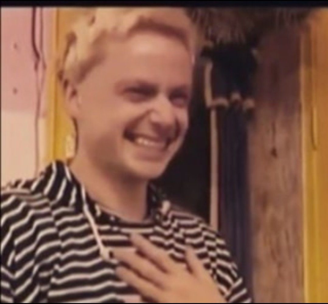 ᴘᴀᴜʟ ʟᴀɴᴅᴇʀꜱ ꜱᴍɪʟɪɴɢ•ᴀ ᴛʜʀᴇᴀᴅ•