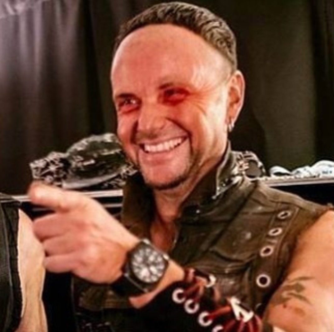 ᴘᴀᴜʟ ʟᴀɴᴅᴇʀꜱ ꜱᴍɪʟɪɴɢ•ᴀ ᴛʜʀᴇᴀᴅ•