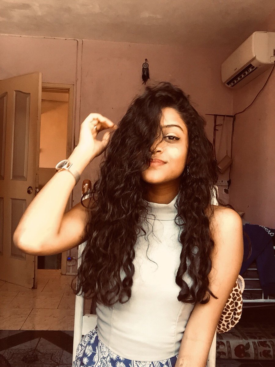 ocyy_r's tweet photo. Mauritian girl 💗 #islandgirl #curls #mixedgirl #curlyhair https://t.co/AH4E1l2YGM