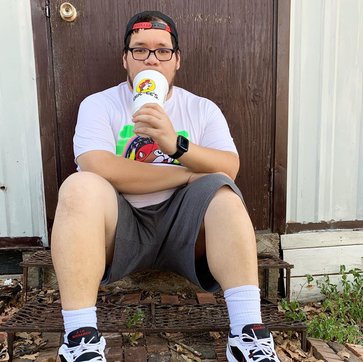 GregoryLWBogard's tweet photo. Always a kid at heart. STAY RAD! #bucees #buceesfan #photoshoot #rookiemodel https://t.co/ECH2RSeaPK