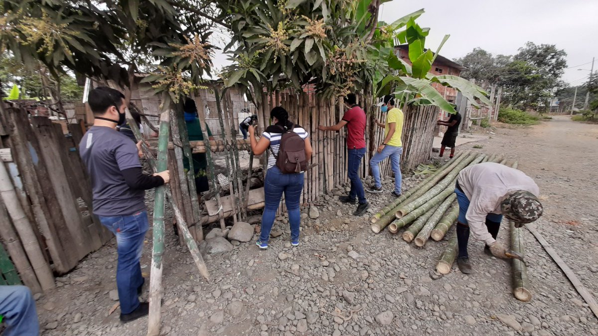 IvanGrandaM's tweet photo. 📌#Milagro

¡#ImpulsoJoven es solidaridad! Los jóvenes del Ecuador son agentes de cambio. Juntos trabajando por quiénes más lo necesitan.

#EstoyParaTi https://t.co/I0IZhKM3SQ