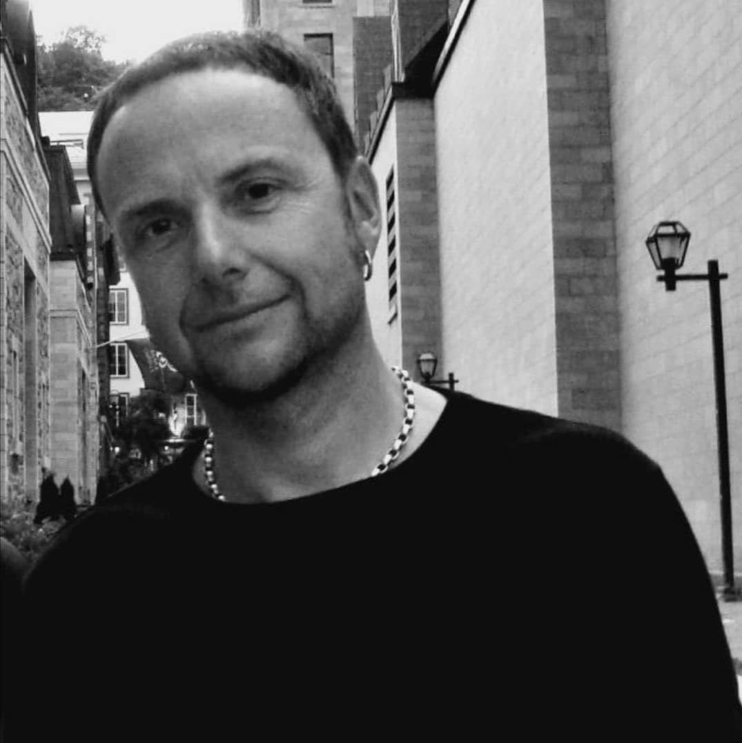 ᴘᴀᴜʟ ʟᴀɴᴅᴇʀꜱ ꜱᴍɪʟɪɴɢ•ᴀ ᴛʜʀᴇᴀᴅ•