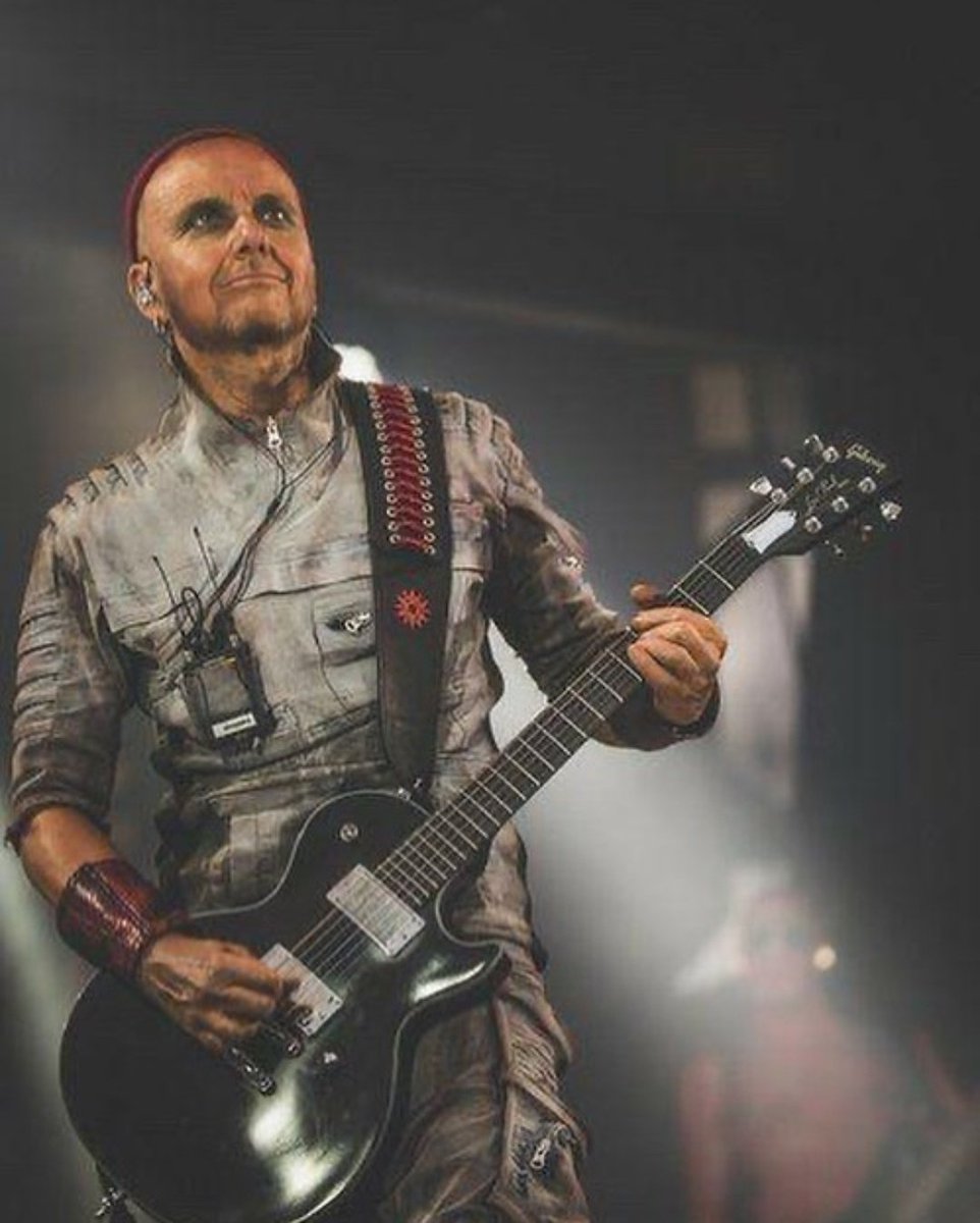 ᴘᴀᴜʟ ʟᴀɴᴅᴇʀꜱ ꜱᴍɪʟɪɴɢ•ᴀ ᴛʜʀᴇᴀᴅ•