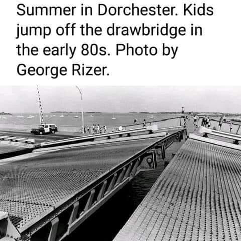 dmp828's tweet image. Every summer, open bridge with my hood rat friends! 🙋🏻‍♀️

#cityliving #dotrat #savinhillbridge #goodtimes #iamwhoiam #bostonstrong