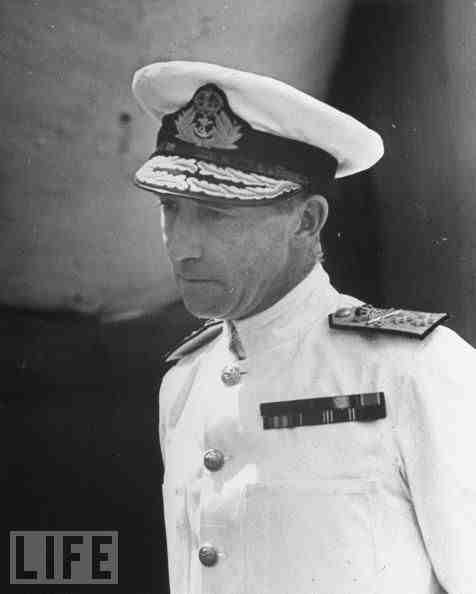 HMS King George V did not just take on US fuel that morning, she also - briefly - took on a  @USNavy admiral, for, in his own words, Adm Halsey "went across to 'the Cagey Five' as we called her, on an aerial trolley, just to drink a toast with Vice Admiral Rawlings".
