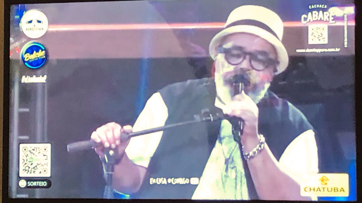 lacmoreira21's tweet photo. Lindeza o Jorge Aragão♥️
#aLiveSamba2 https://t.co/B273OsX9nS