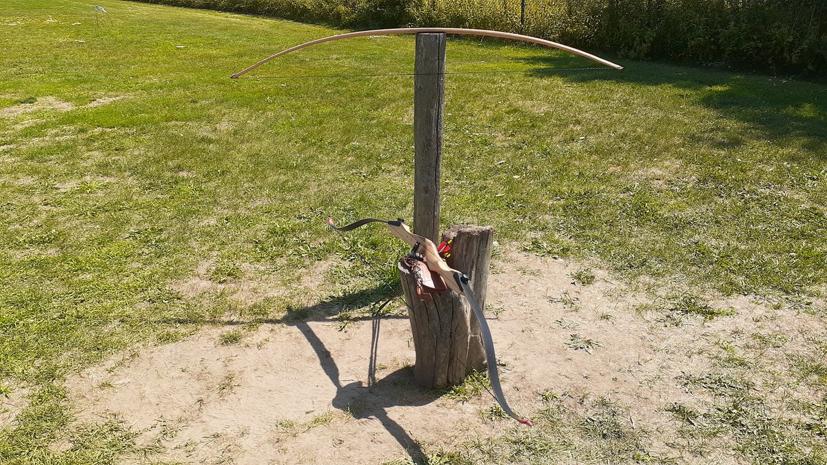 charlesmoffat's tweet photo. Shooting #recurve and #flatbow today. Taught two #archery lessons in how to shoot moving targets + Gap Shooting. https://t.co/N5mo3FQ39n