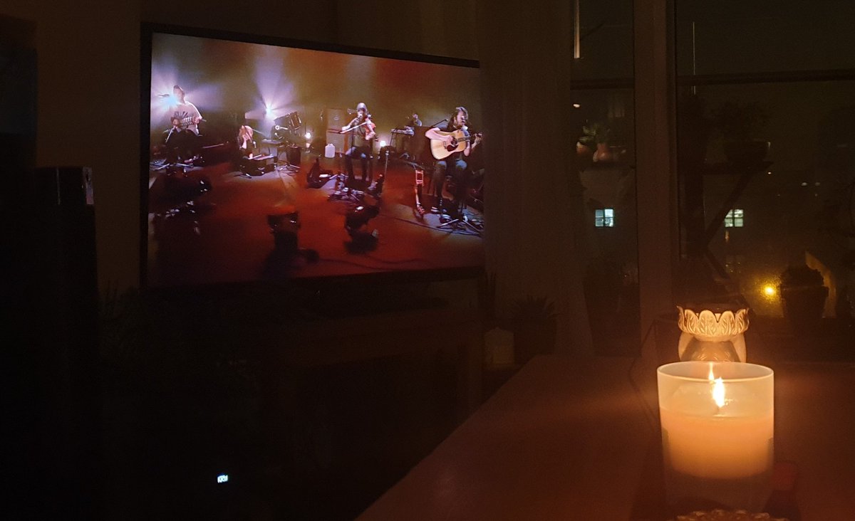 Grand aul way to spend a Saturday night! #ANationalDisgrace Beautiful! I miss gigs! Thank you <a href="/LankumDublin/">LANKUM</a>