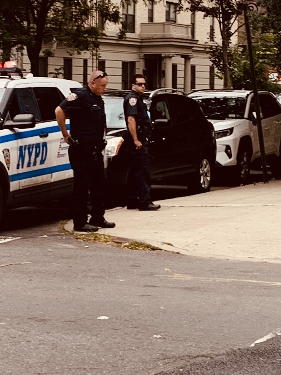 OccupyWallStNYC's tweet photo. 25th and Newkirk Ave - hey @NYGovCuomo & @NYCMayor why is it that those mixing with the highest positive testing group feel masks are unnecessary in the time of #COVID19? Are they trying to kill us with neglect? #NYPDMaskWatch https://t.co/8TD13xcGcY