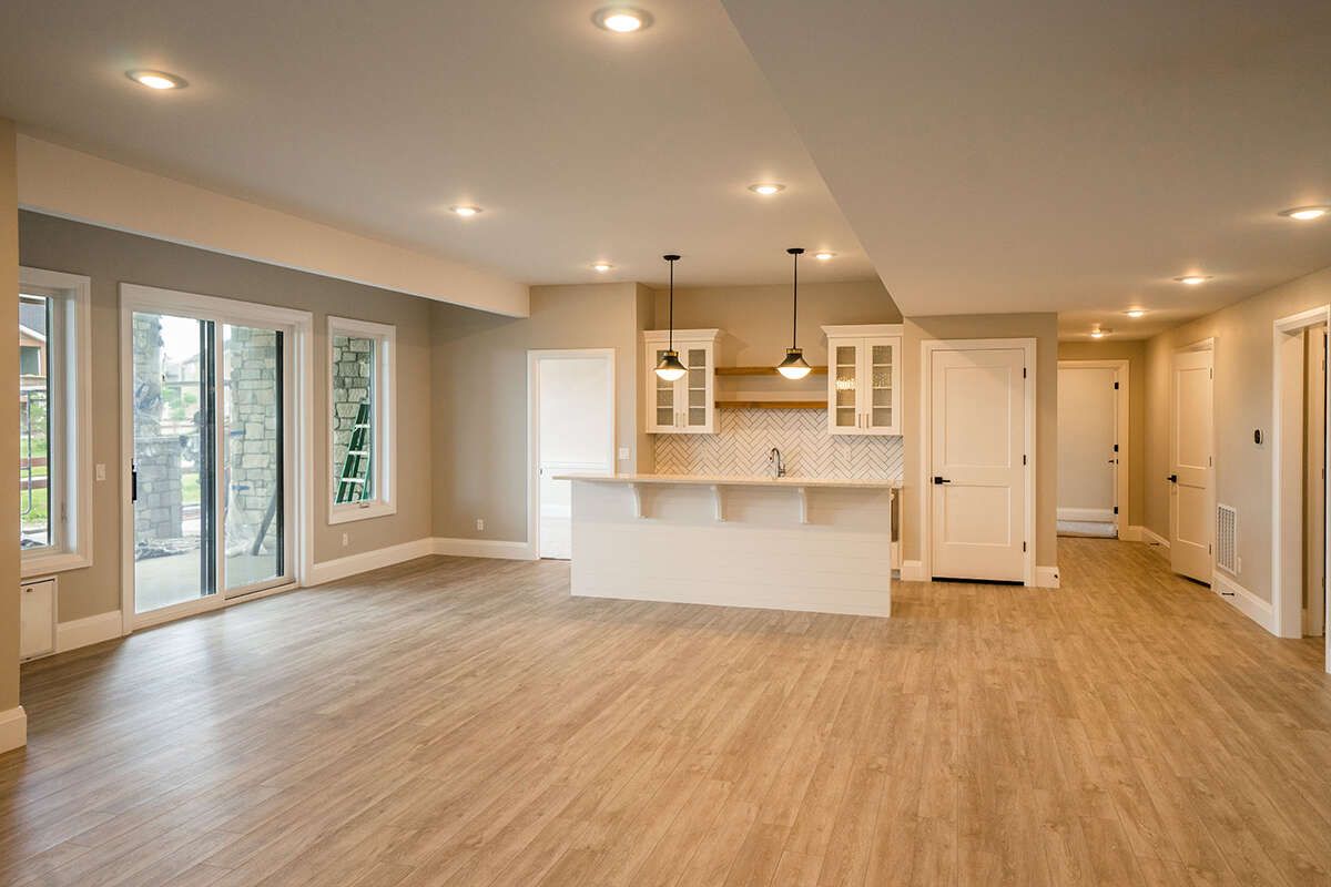 besthouseplans's tweet photo. Fall in love with this Craftsman home, Plan 5631-00137 offers 2,775 sq. ft., 2-5 bedrooms, 2.5 bathrooms, a kitchen island, an open floor plan, a home office, a media room, and a mudroom. https://t.co/lpSTMkRv7i #craftsman #BuildANewHome https://t.co/eG251fJUeA