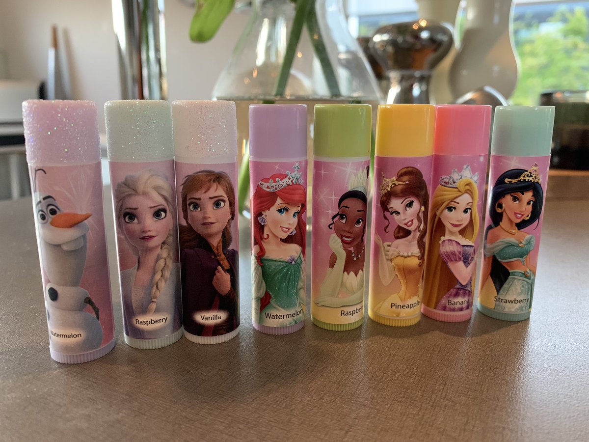 Den nyss fyllda femåringen i familjen har nu en grym laguppställning på läppbalsamsidan - say no more 🥰✨