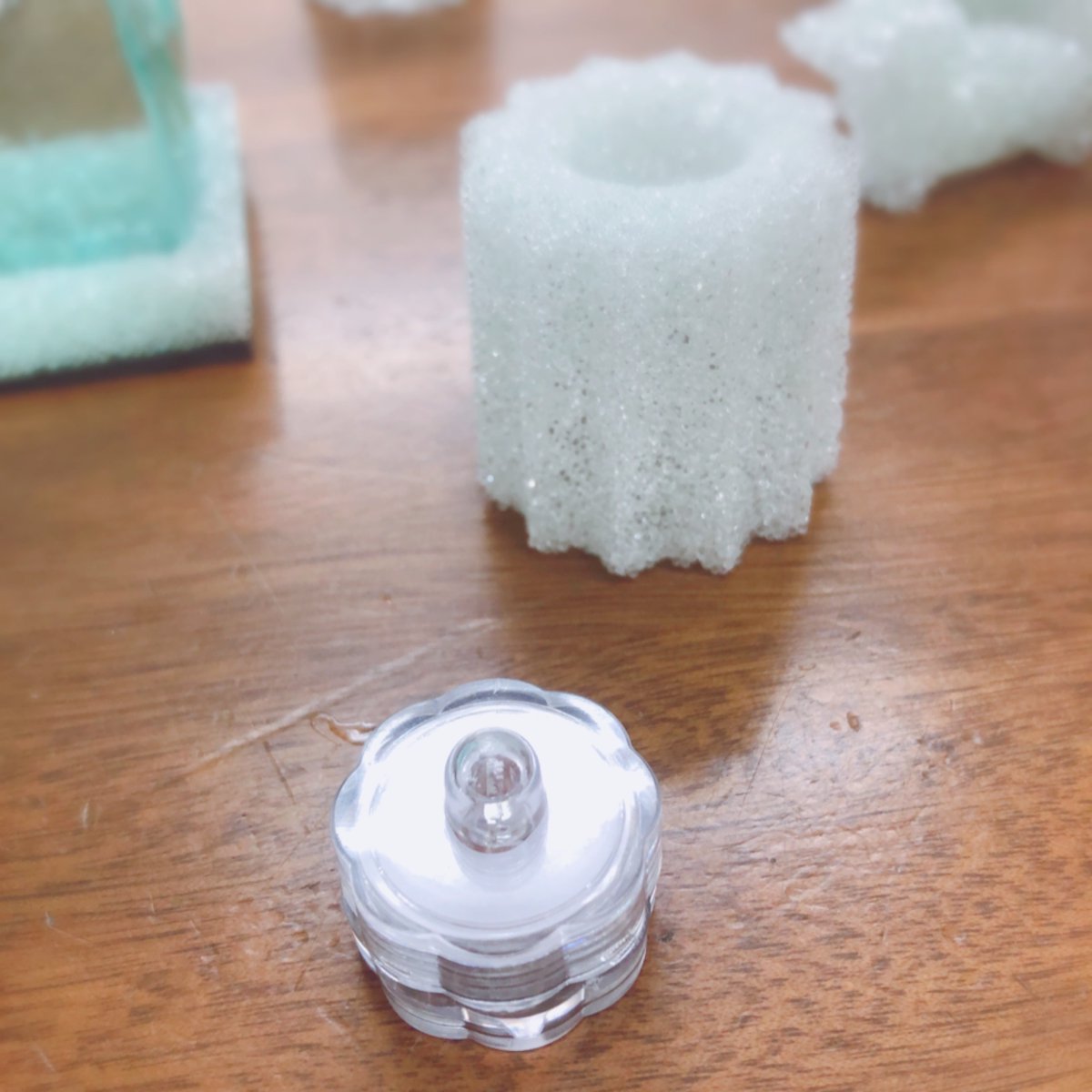 AromaCrystal's tweet photo. ガラスが香るアロマディフューザー。クラウドファンディングで予約発売開始し���した。

Q:　カヌレオブジェのライトは、市販のLEDキャンドルが入る、と書いていますが、具体的に何センチのものが入りますか？
A：約3センチのものまで入ります
写真のものは29mm（高さ26mm）
DAISO で購入しました https://t.co/3YuoqSi2KG