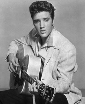 cantante un contrato con la RCA que incluía su lanzamiento a nivel nacional.Hizo la gestión para que las canciones y el contrato de grabación de Presley se vendieran a las principales empresas con sede en la ciudad de Nueva York, Hill and Range y RCA Victor, respectivamente.