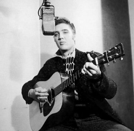 cantante un contrato con la RCA que incluía su lanzamiento a nivel nacional.Hizo la gestión para que las canciones y el contrato de grabación de Presley se vendieran a las principales empresas con sede en la ciudad de Nueva York, Hill and Range y RCA Victor, respectivamente.