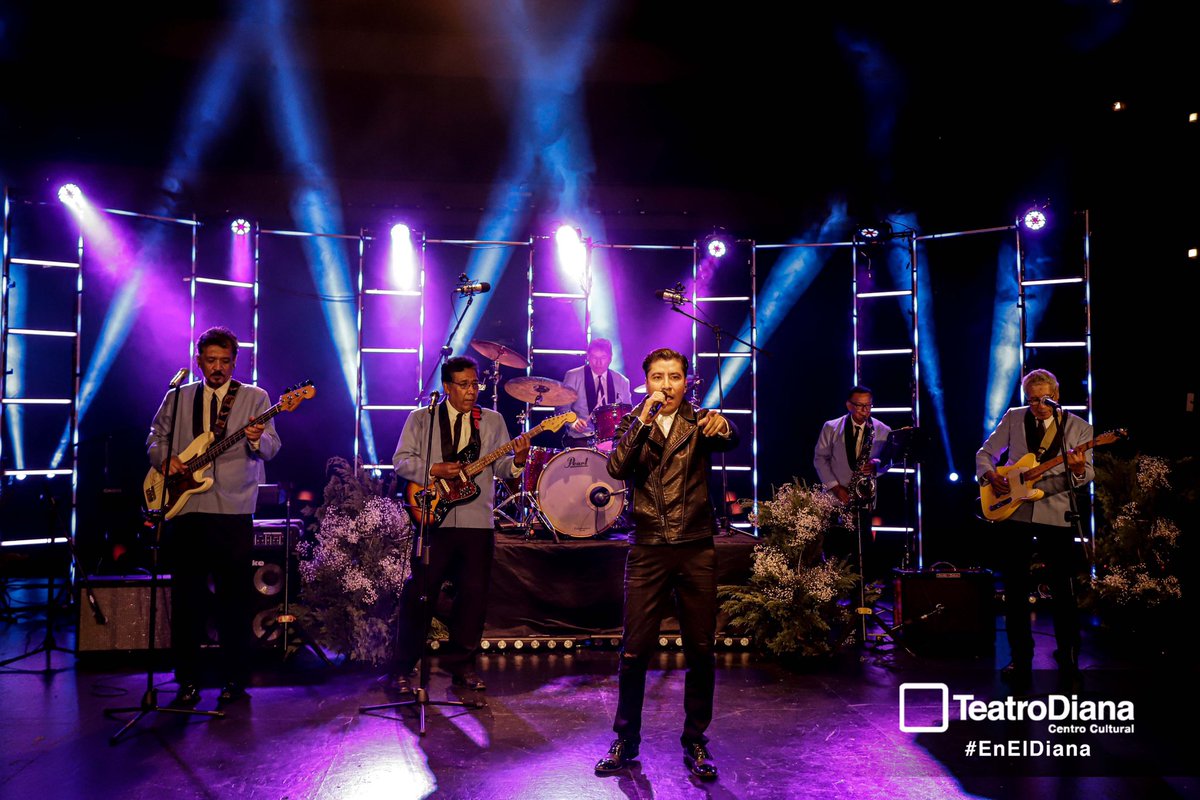 teatrodiana's tweet photo. Algunas fotos del concierto en línea por Los Blue Boys con producción de Stage On Line. 

¿Viste el concierto? 

Cuéntanos, ¿te gustó el concepto?

Fotos: Gabriela Quiroz. @aygabriela26

#TeatroDiana #StageOnLine #LosBlueBoys  #ElDianaEnLinea #stageonlinetv  #liveshow #livemusic https://t.co/H5kPteQtKI