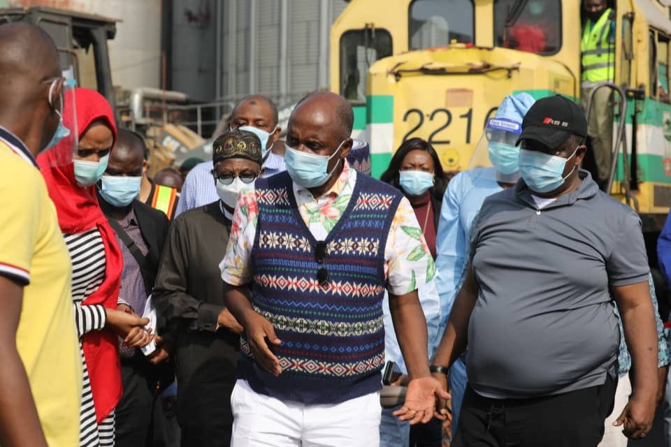 ChibuikeRotimi's tweet photo. Inspecting the work being done at the Apapa axis of the Lagos-Ibadan standard gauge rail line.
@IYMTV 
@AskPHPeople https://t.co/fku2JcMuqB