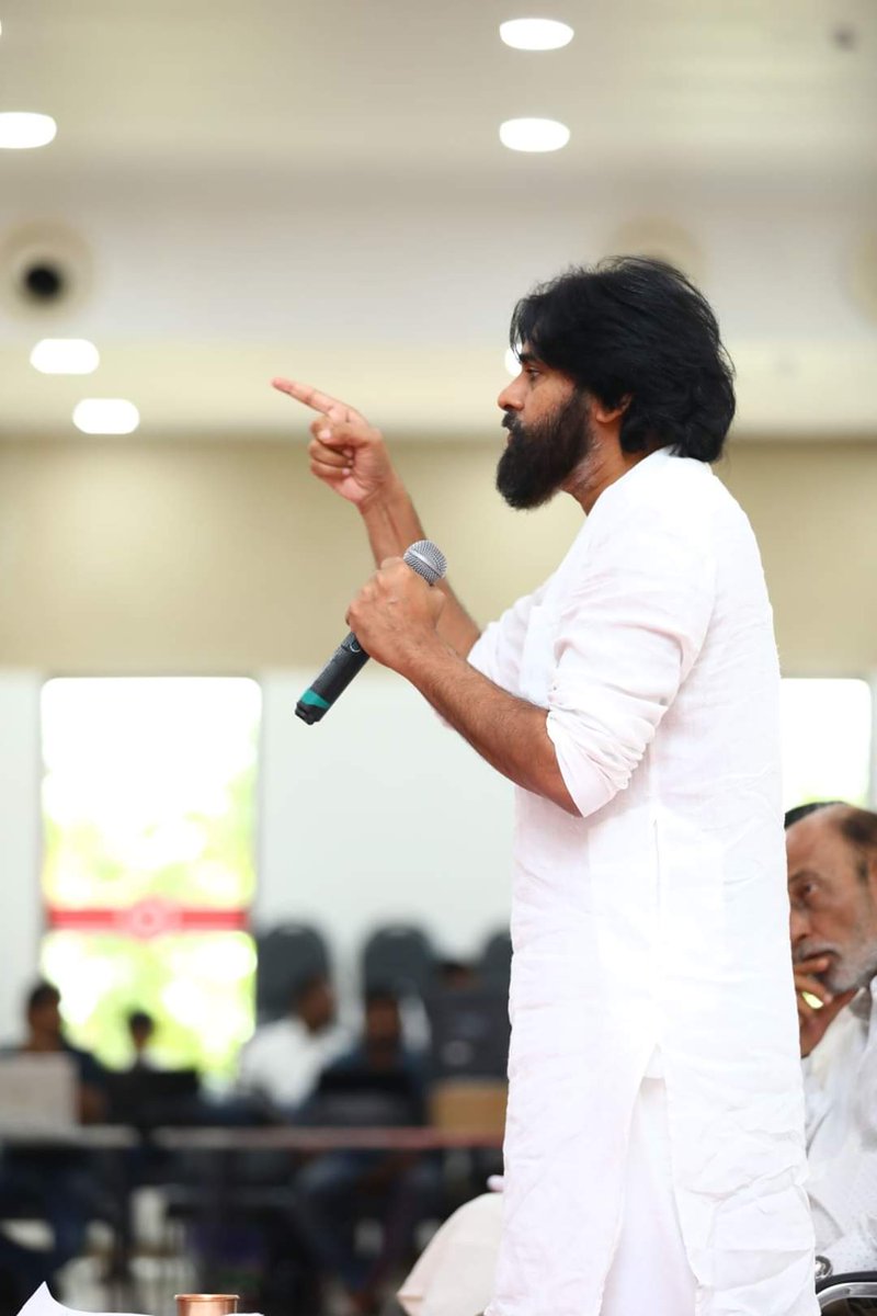 AdmirersJSPK's tweet photo. చివరి వరకు పోరాడే దమ్ము ఉంటే ఎలాంటి పరిస్థితిలలోనైనా విజయం సాధించవచ్చు.!!

#PawanKalyanBirthdayCDP https://t.co/EDcJqhZWmt