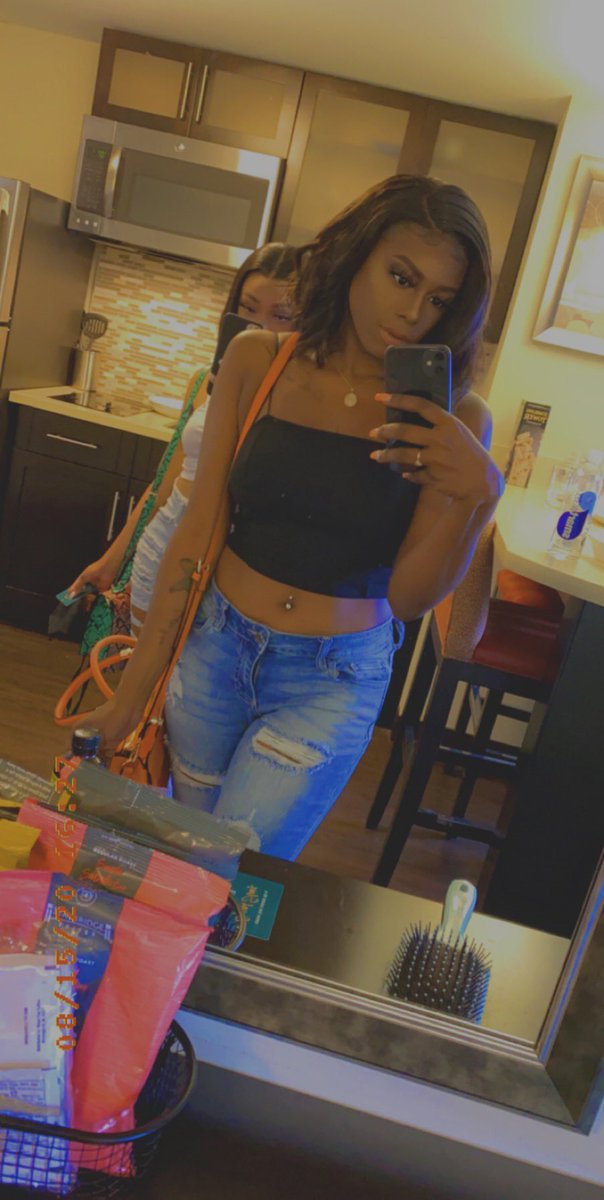 princessnaey's tweet photo. ATL 💛 https://t.co/L0WYY6kReH