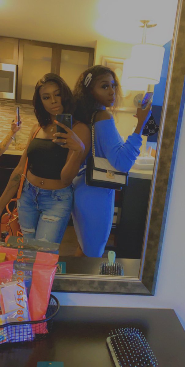 princessnaey's tweet photo. ATL 💛 https://t.co/L0WYY6kReH