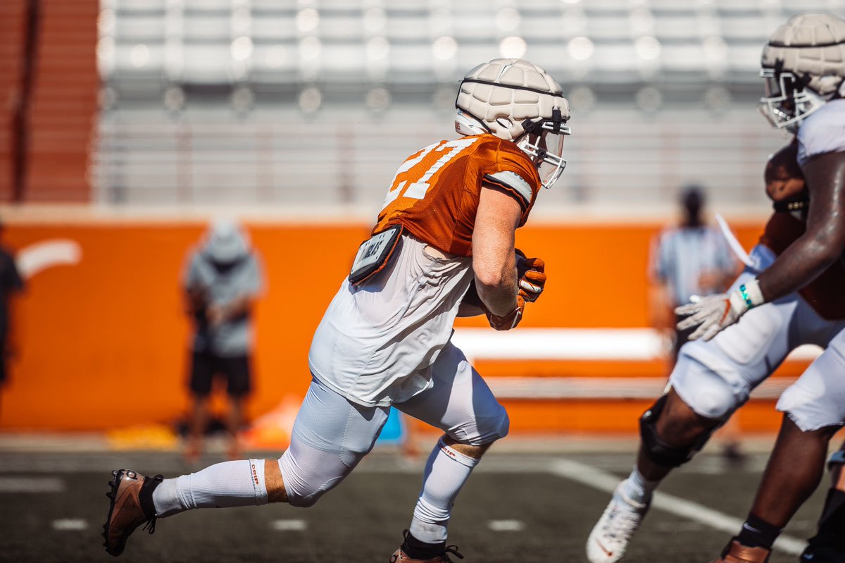 SkylerBonneau's tweet photo. Scrimmage #1🤘🏼@TexasFootball #Hookem https://t.co/f3HrApuhAH