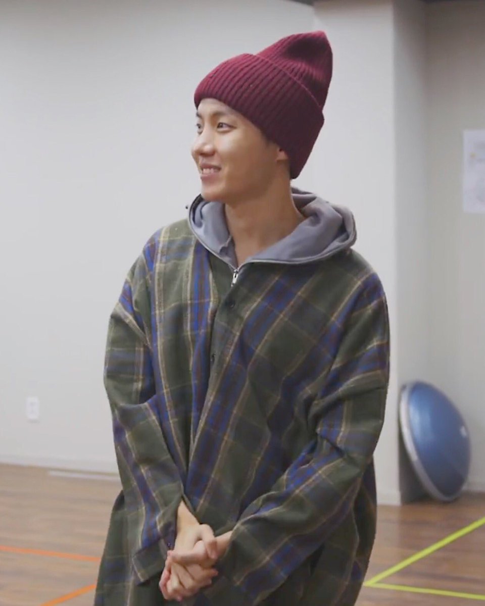 stylebyJHOPE's tweet photo. https://t.co/0cdzfs59A4
