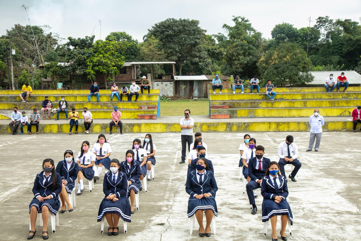 DrCarlosGerman1's tweet photo. Seguimos con la entrega de las tabletas a los estudiantes más destacados de las unidades educativas del sector rural.
Jóvenes de los sectores #JuntaNueva y #LaAngela, de la parroquia #FebresCordero, nos contaron que los dispositivos son un importante aporte para sus https://t.co/OwW8kenPNP