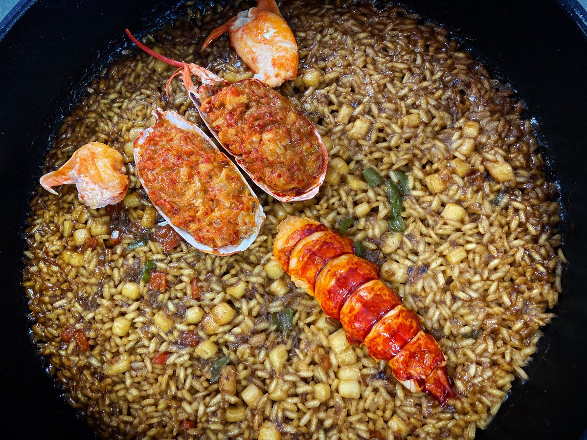 joseparmenteros's tweet photo. Arroz #senyoret de bogavante.
@carlesgaig @mercerhoteltorredelremei
#chef no todo es #paella #lobster #seafood #bolvir #cerdanya #pornfood #foodlover https://t.co/U1hOmKKP3P