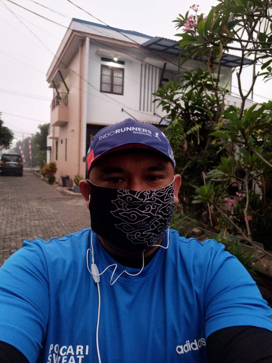 giIangmahesa's tweet photo. Minggu pagi berlari 

#PocariVirtualRun2020 
#LulumpatRun https://t.co/eAktrXSae5