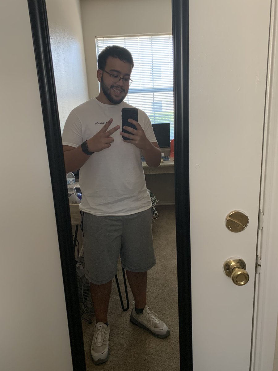 kenkvto's tweet photo. Year 2 we ready to tackle these online classes 🥵 https://t.co/azgF7YZPP3