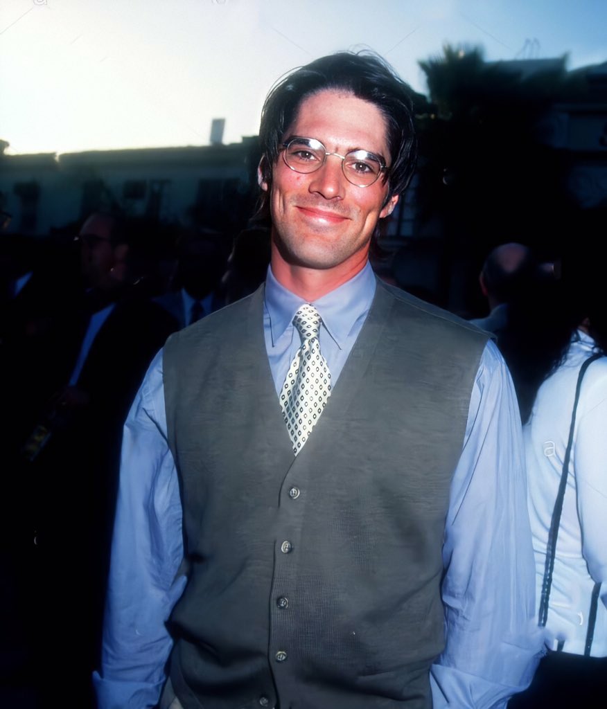 a thread of what your camera roll would look like if thomas gibson was your bf 