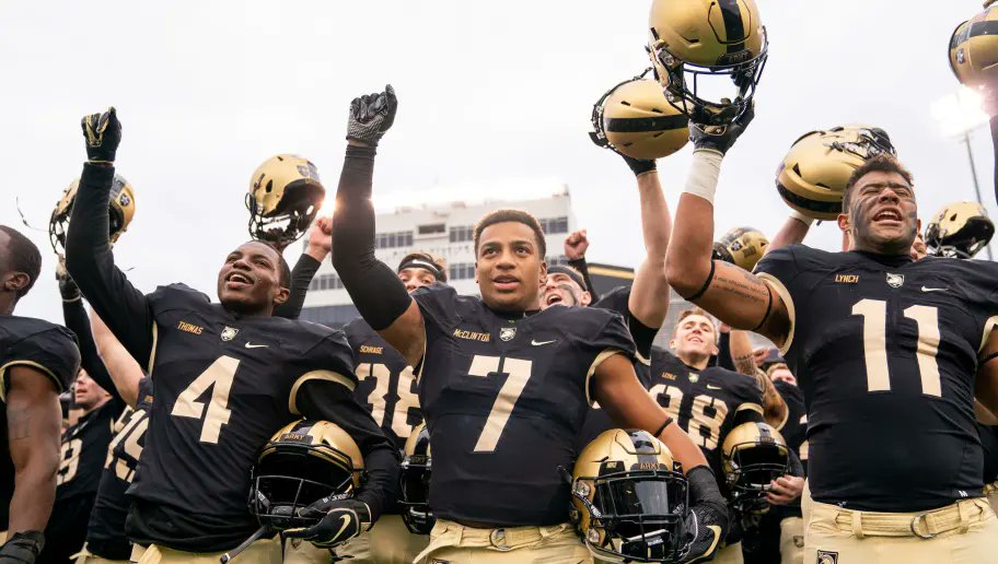 There are certain teams whose best look is a simple one.  @ArmyWP_Football is one of those. Their best look is the gold helmet with a black stripe and facemask. It's classic and timeless.