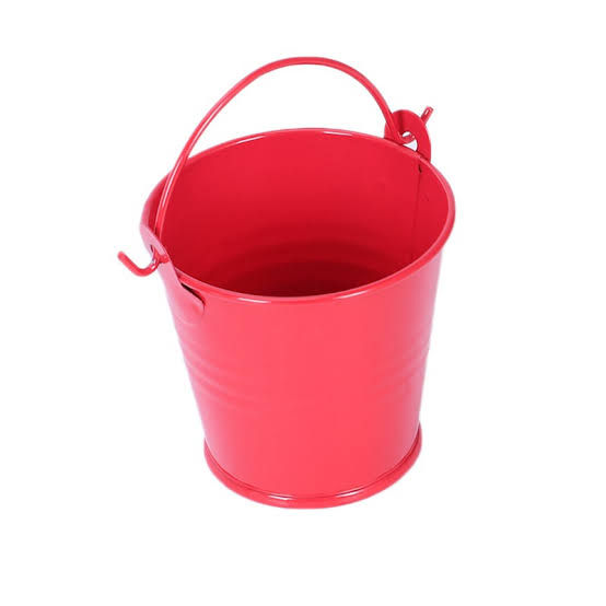 Nicki Minaj as a bucket ( thread )