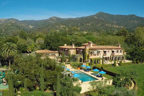 Tycoon who designed Harry and Meghan's £11m mansion issues warning on property mirror.co.uk/news/uk-news/t…