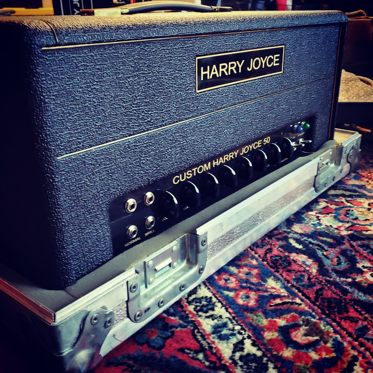 HARRYJOYCEUSA's tweet image. We are really excited about the new Gold series 50GM model- Amazing Amp #tone  #50watt #harryjoyceamps #tubeamp #gearnerd