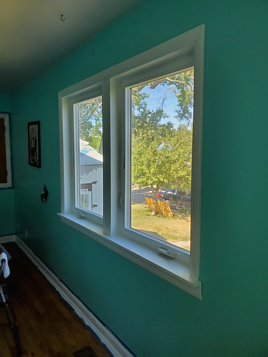 john_terzich's tweet photo. Spent my vacation working on the house. Here is a before and after of 1 of the 17 windows https://t.co/iqrkFvYFwQ