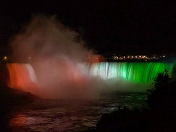ANI's tweet photo. Canada: Niagara Falls illuminated in colours of Indian national flag. #IndiaIndependenceDay  

(Image source: Consulate General of India in Toronto, Canada) https://t.co/FXXRijrmoc
