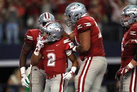 This helmet gets a lot of hate, but I absolutely loved the Cowboys-inspired helmet used by  @RazorbackFB. It was one of the more unique alternate helmets I've seen in a long while.