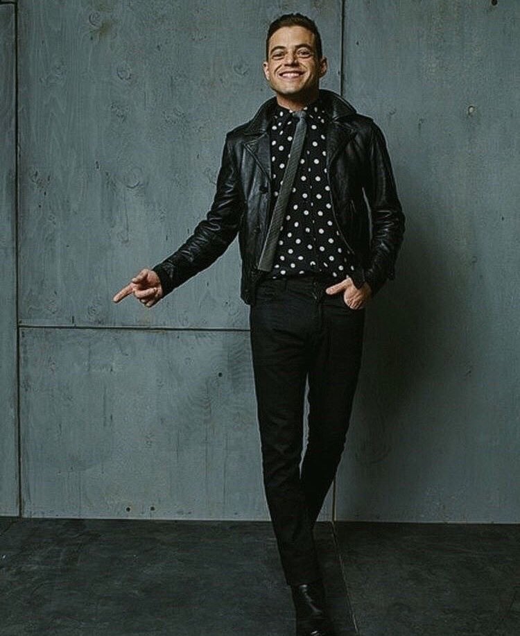 AAOsAwesomeFans's tweet photo. I adore: him. 😍🥰🤤🔥 #RamiMalek https://t.co/iLhte6T2ad